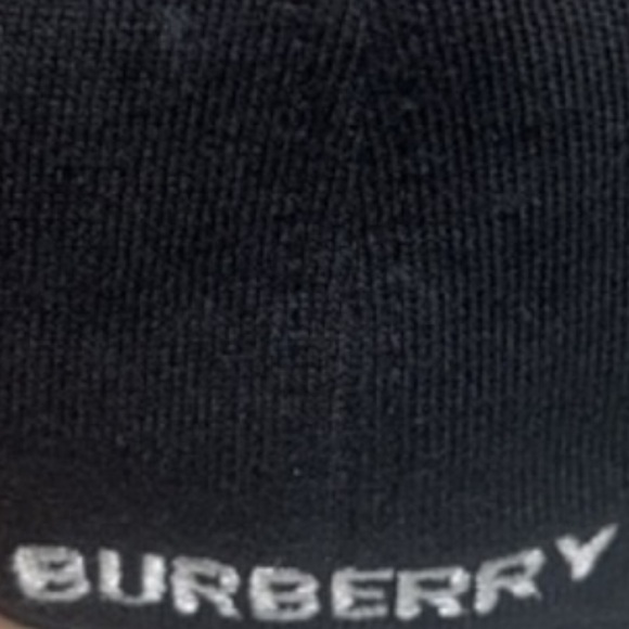 Burberry Black Hat Looks Brand New Without a Tag & Price attached - Picture 2 of 8